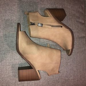 Tan Heels